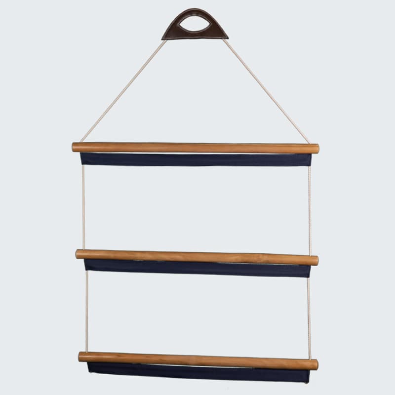 Rug hanger, ladder