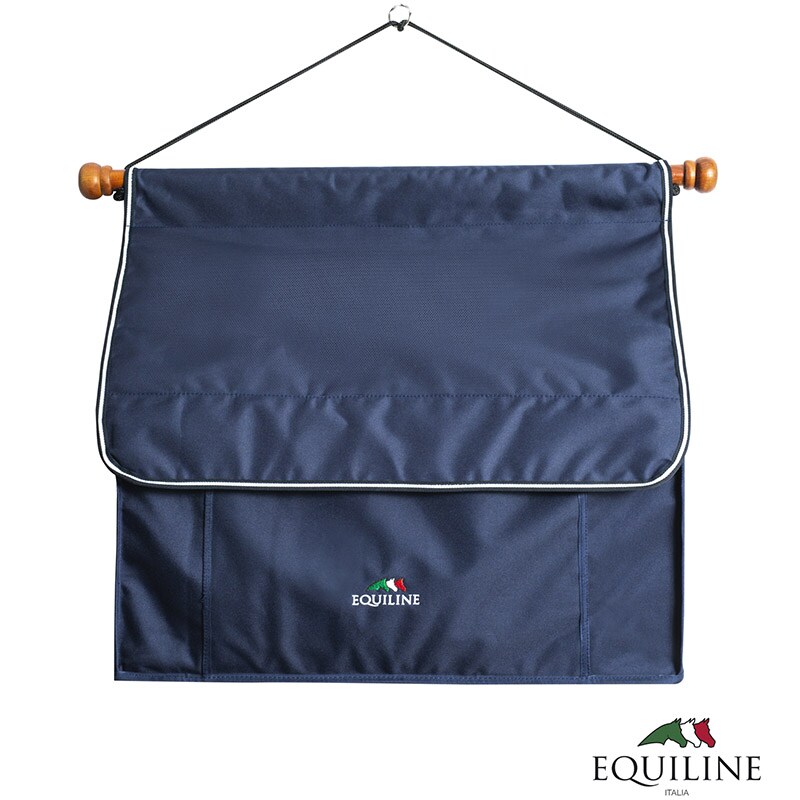 Wall-mounted accessories holder