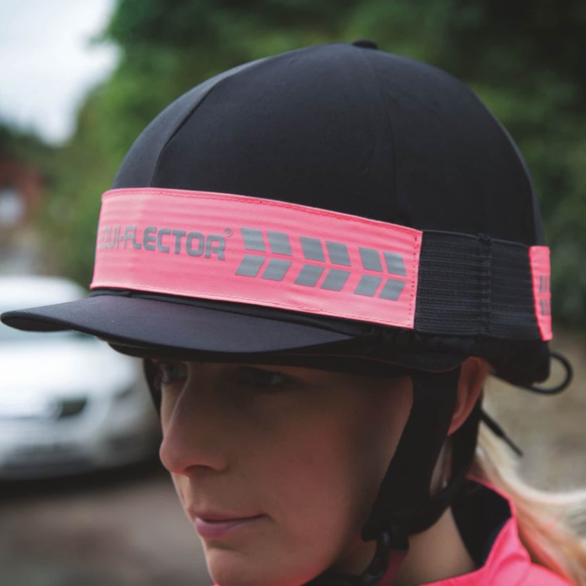 Rosa hjälmreflex till ridhjälm